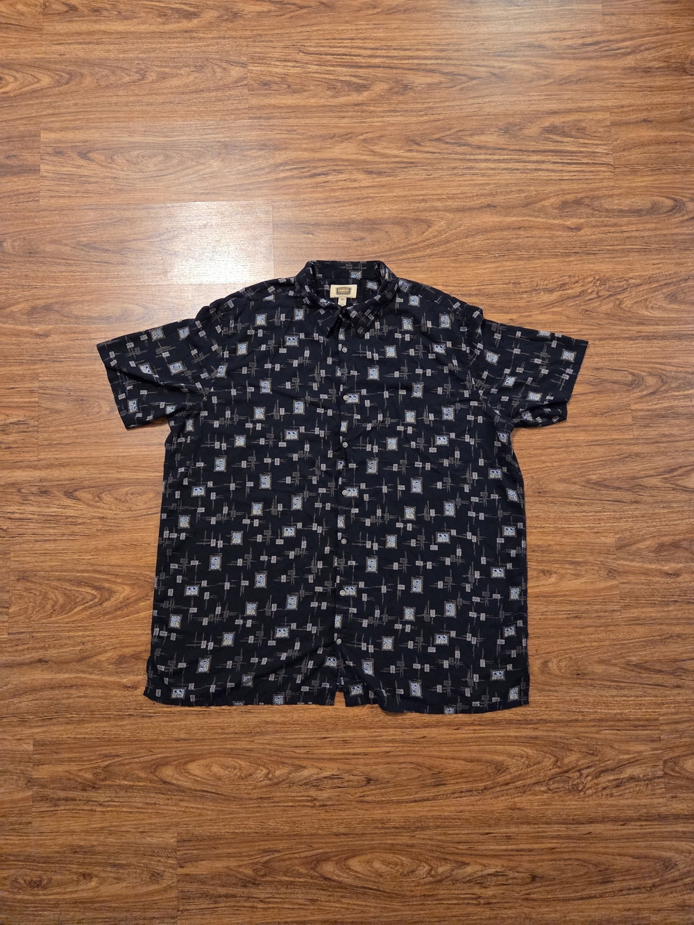 The Foundry Supply Co. Black Short-Sleeve Button-Up Shirt with Geometric Print